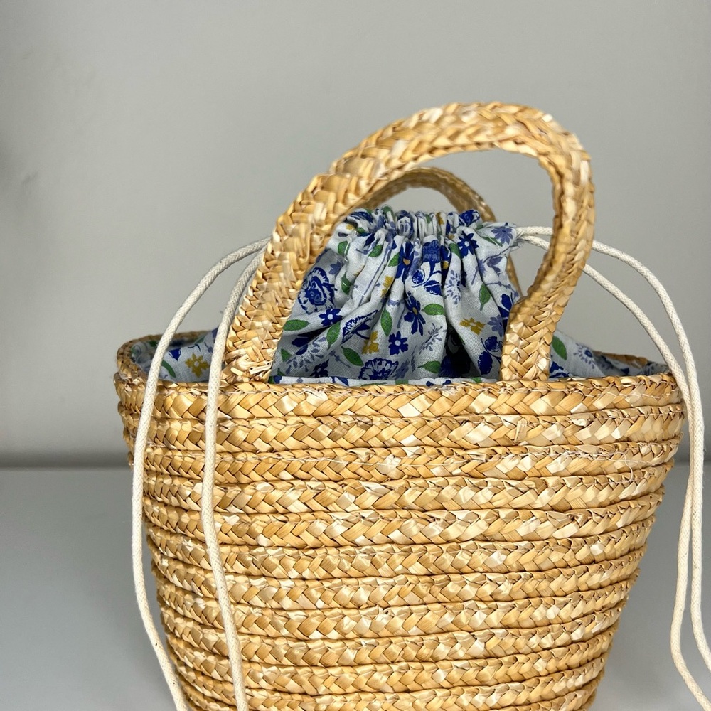 Cute Minu Woven Basket Bag View 2